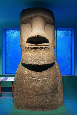 Moai reproduction created with Asaeda's cast.